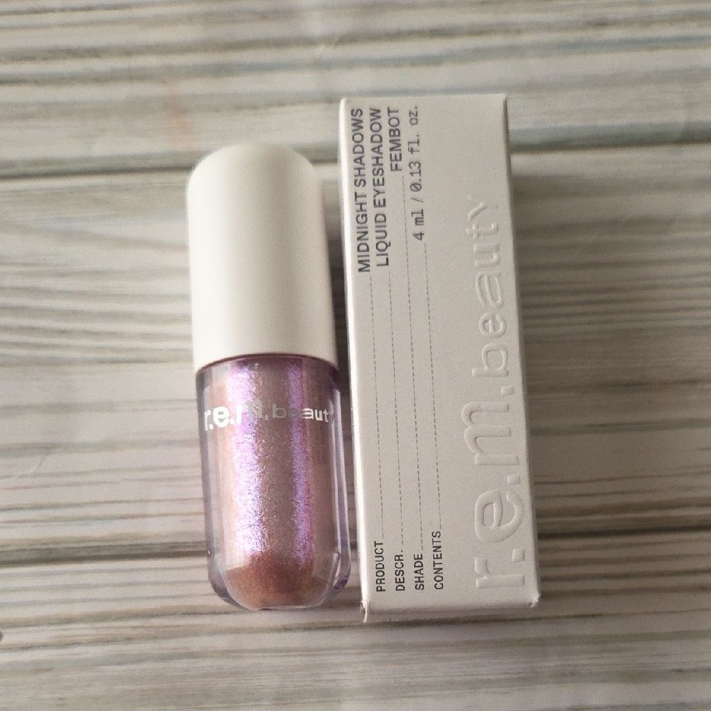r.e.m. beauty Midnight Shadows Liquid Eyeshadow - Fembot (Metallic Pink)